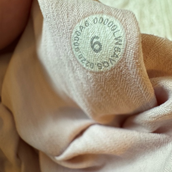 Lululemon Dance Studio Crop *25"
Misty Pink - Picture 6 of 6